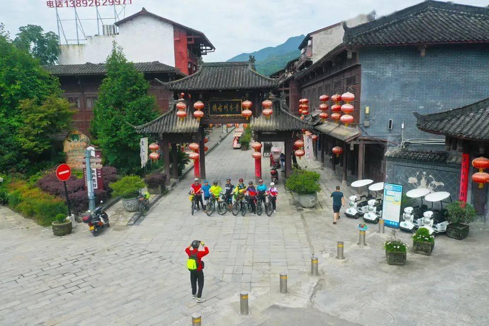 《隐入尘烟》导演回应撞款二舅视频,此片与二舅视频有哪些相似之处?-有问必答平台,解答你的疑问
